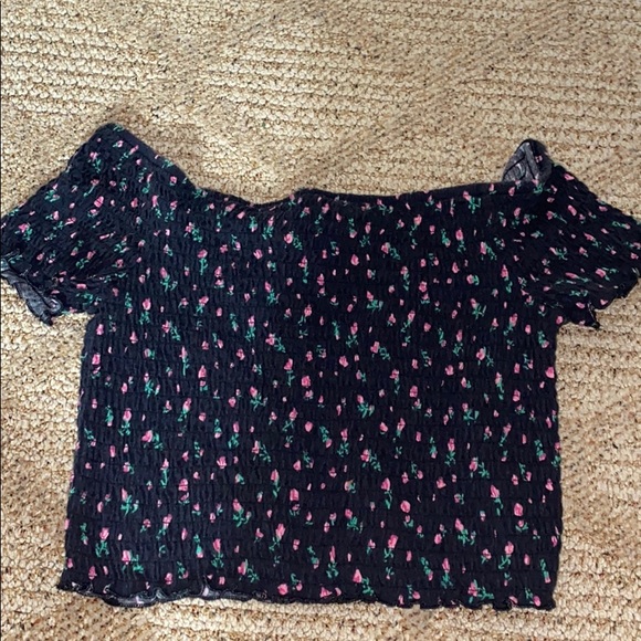 ROSES OFF THE SHOLDER TOP - Picture 1 of 1